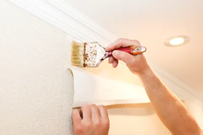 Pose de papier peint à Gourvillette — revêtements muraux et toiles de verre